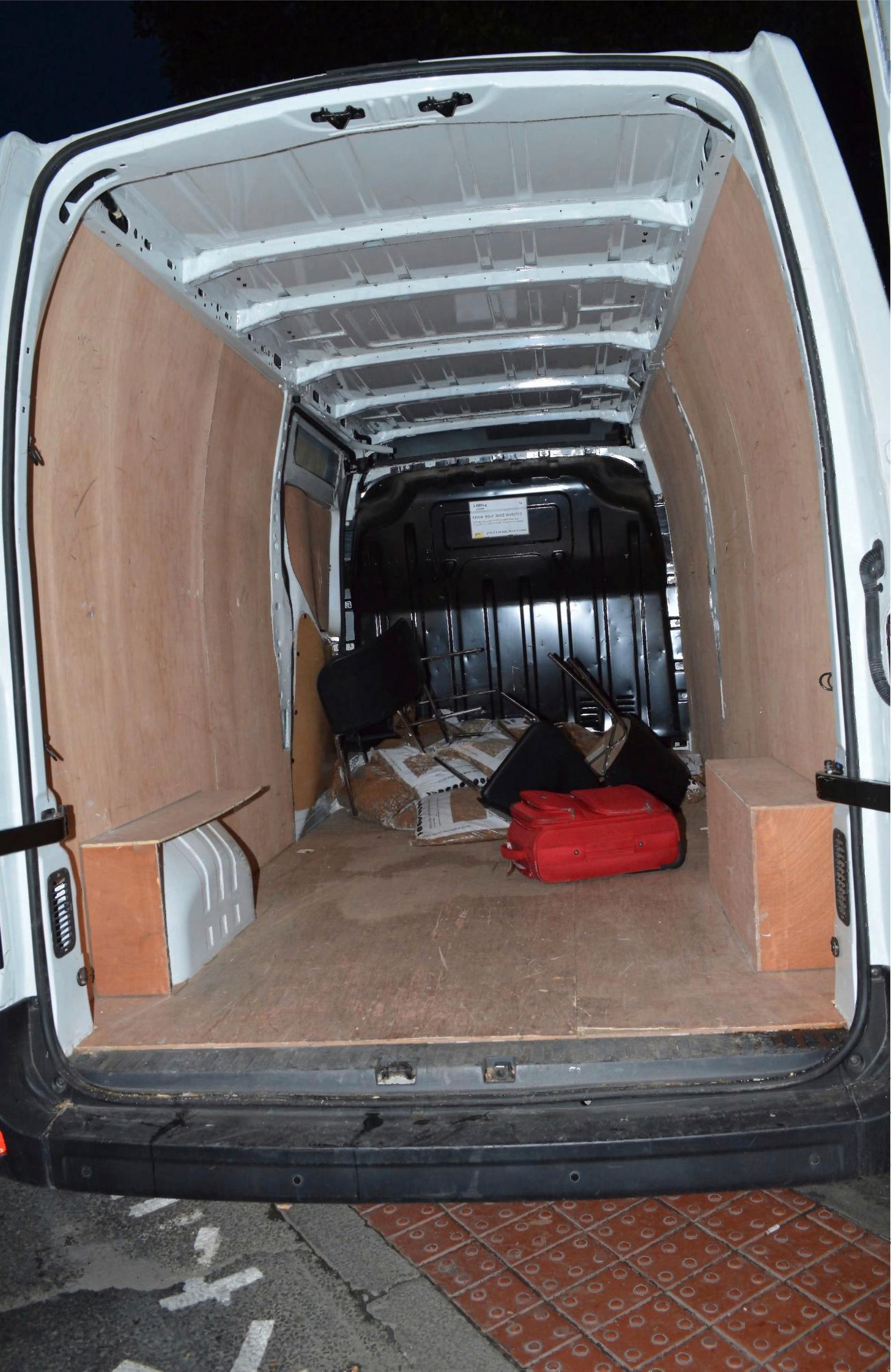 Skåpbilen som användes vid terrorattacken på ett foto från brittisk polis.