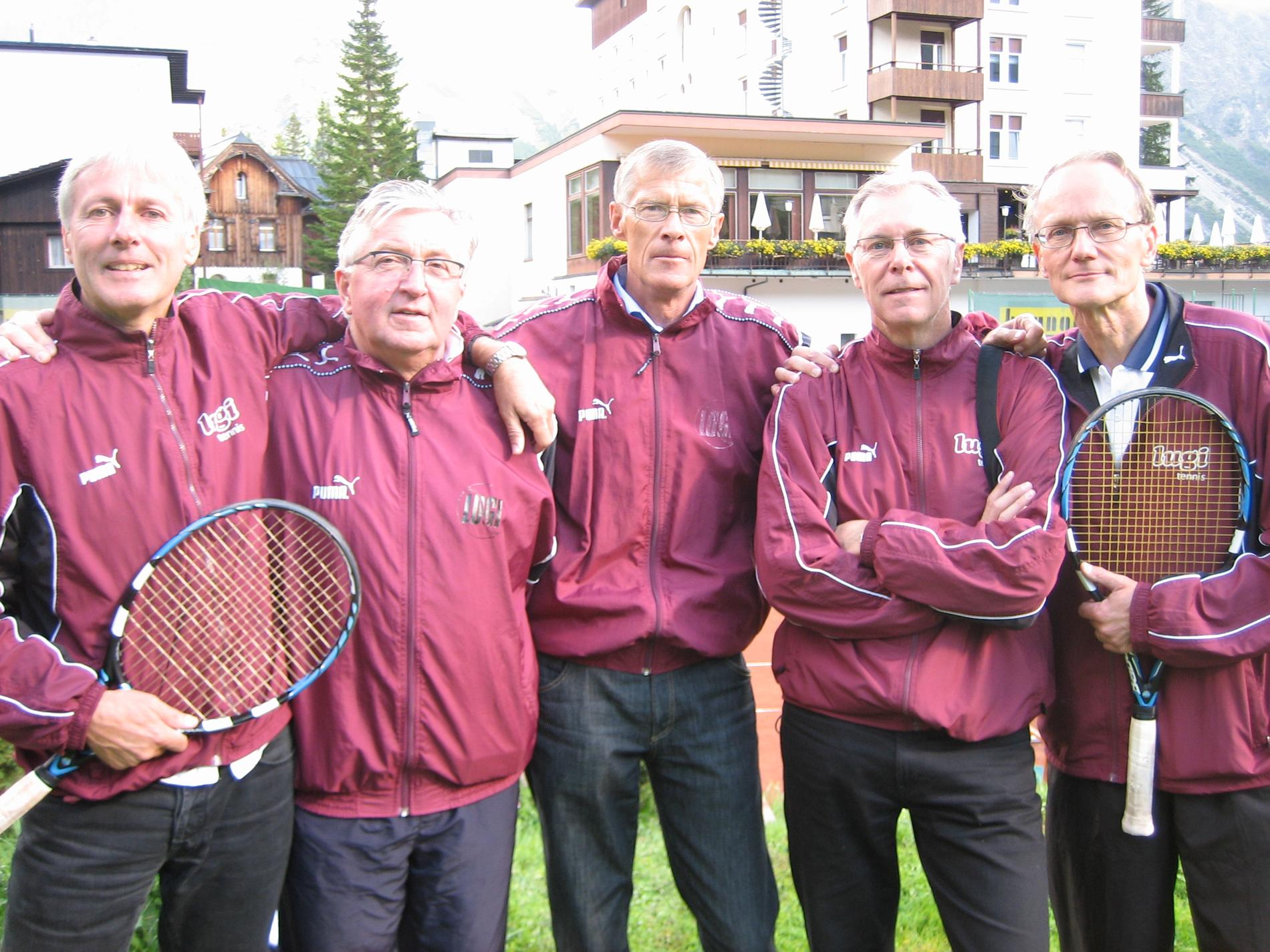 Göran Lundblad, Jan-Erik Friberg, Henrik Andrén, Sven Andrén och Magnus Feldt i Lugi Tennisförening efter att ha blivit Europamästare i Herrar 55 2008. 
