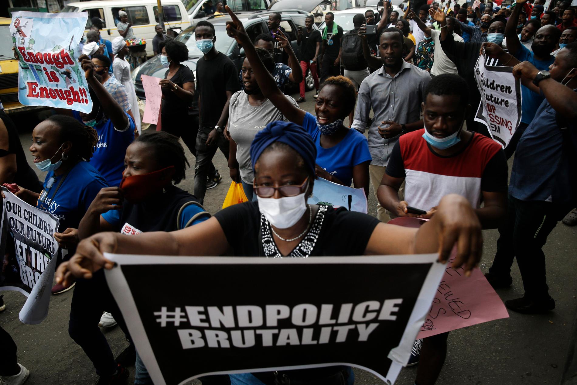 Demonstranter i Lagos. Bilden är från i lördags.