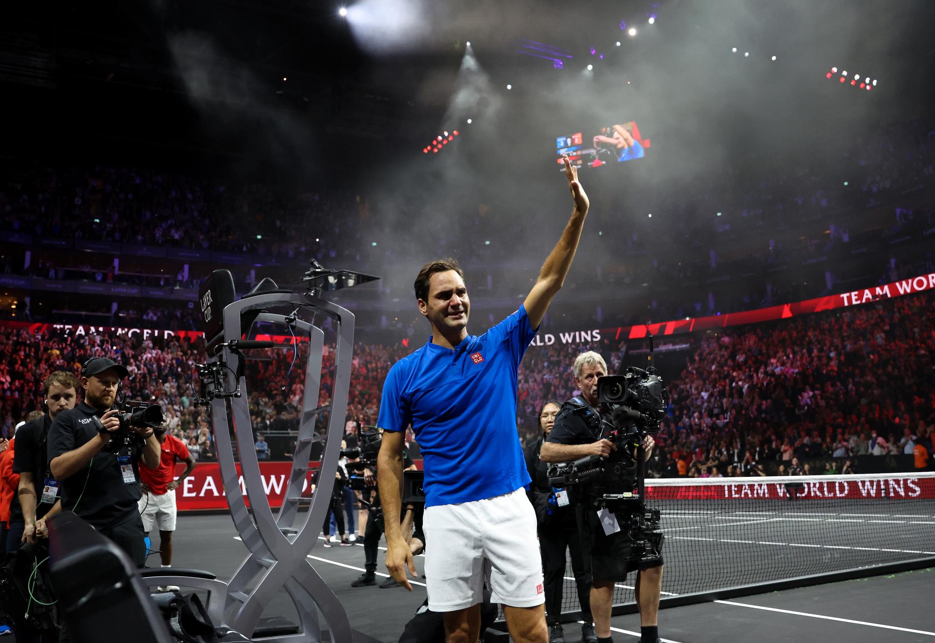 Roger Federer kunde inte hålla tårarna tillbaka. 