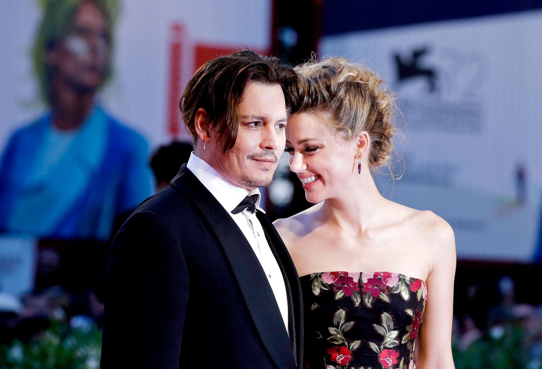 Johnny Depps och Amber Heards frånvaro från offentligheten fick skilsmässorykten att börja florera.