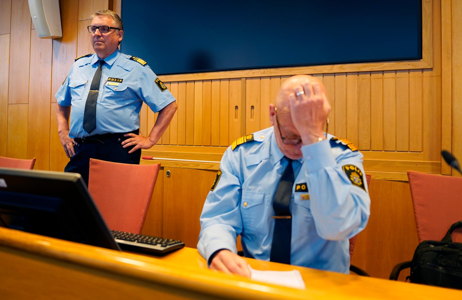 Under torsdagsmorgonens pressträff berättade Klas Johansson, chef för polisregion Väst och polisområdeschefen i Storgöteborg Erik Nord, vad som hänt under natten.