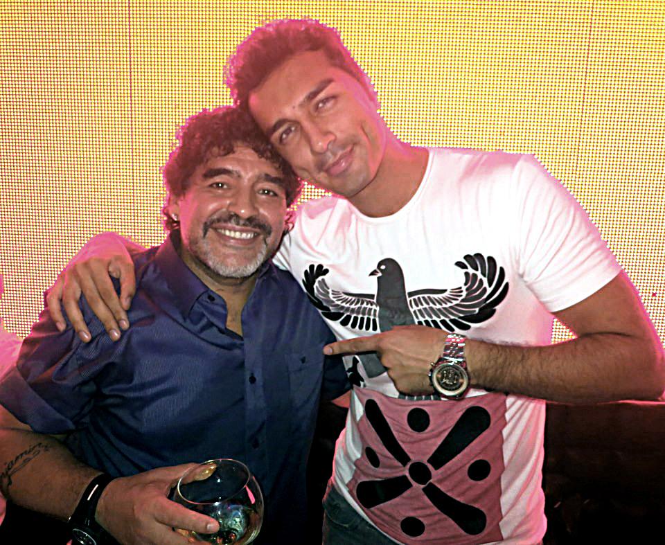 Farzan Athari och Diego Maradona.