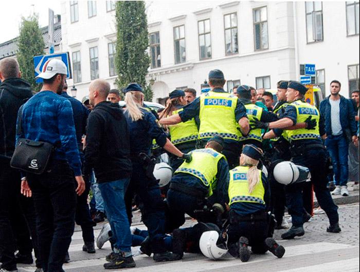 Sju personer omhändertogs efter torgmötet i Nyköping.