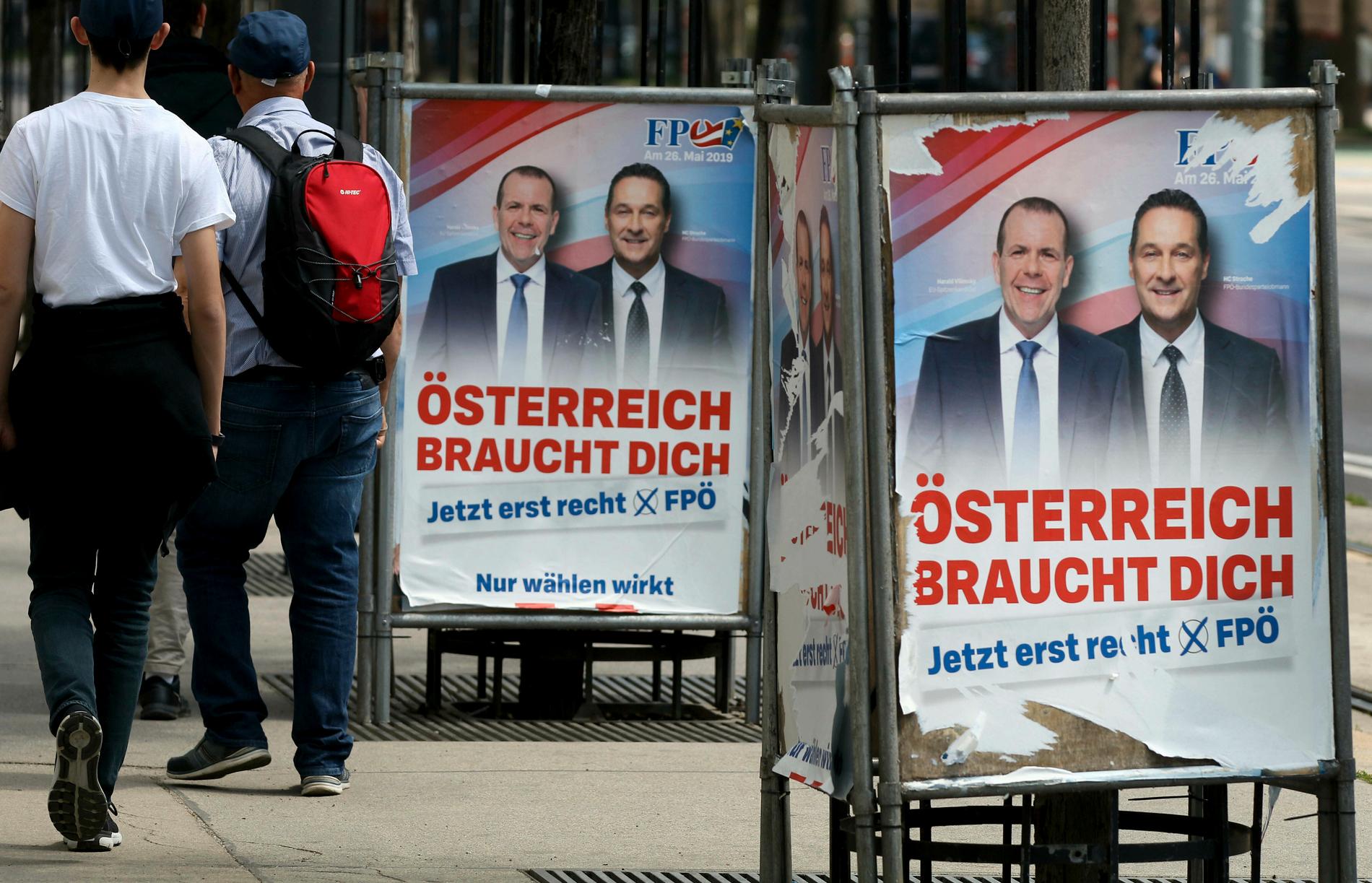 På FPÖ:s valaffischer poserade toppkandidaten Harald Vilimsky med den tidigare partiledaren Heinz-Christian Strache. Nu kan bägge komma att ta plats i EU-parlamentet.