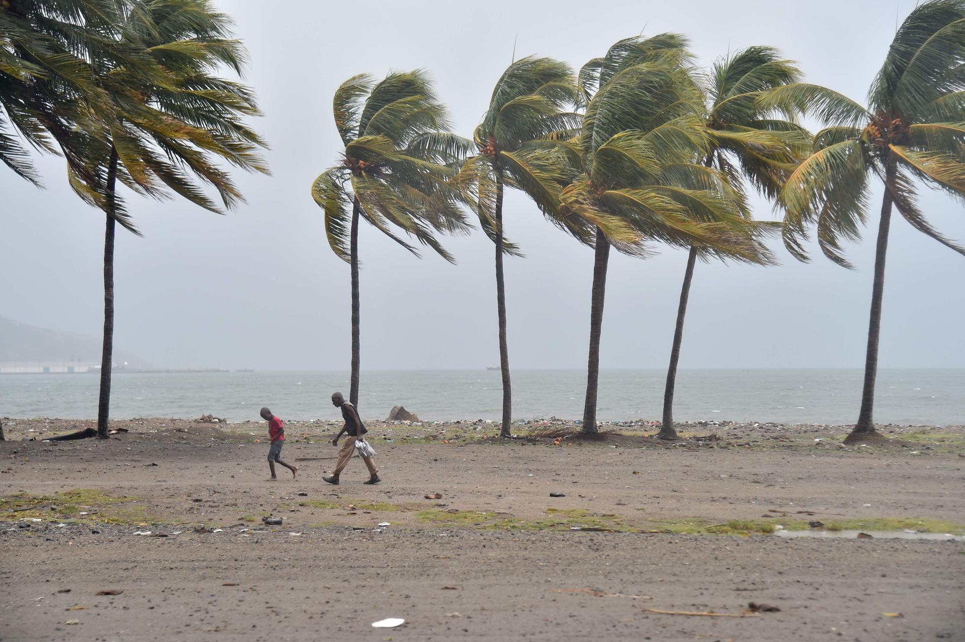 Stormen drog sedan in över Haiti