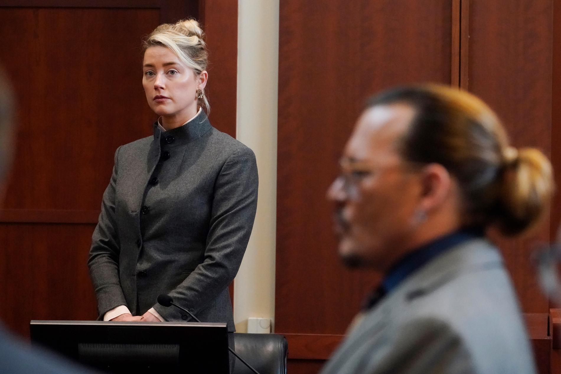 Amber Heard och Johnny Depp under rättegången i maj 2022. 