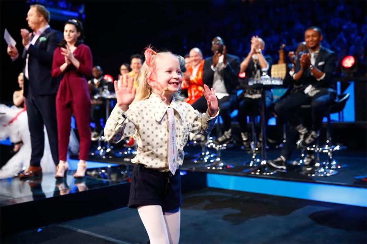 Sjuåriga Sigrid tog tittarna med storm i Melodifestivalen.