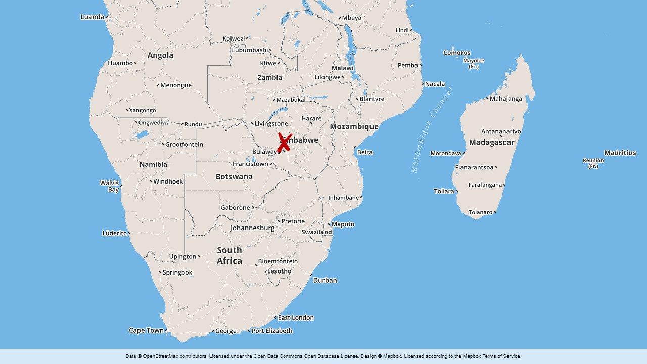 En nedlagd guldgruva i Zimbabwe har svämmat över och minst 23 människor befaras ha förolyckats.