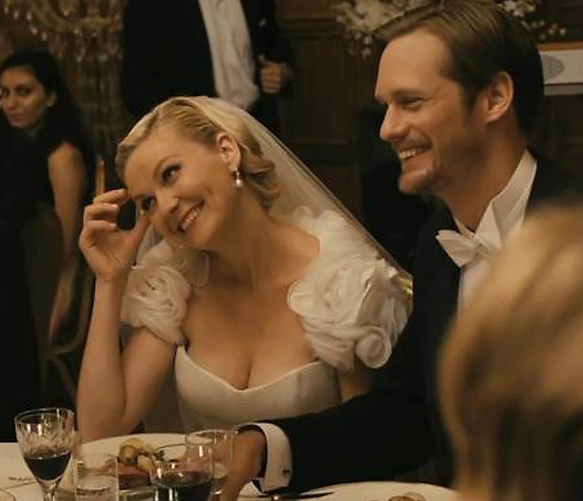 Kirsten Dunst och Alexander Skarsgård i en scen från ”Melancholia”.