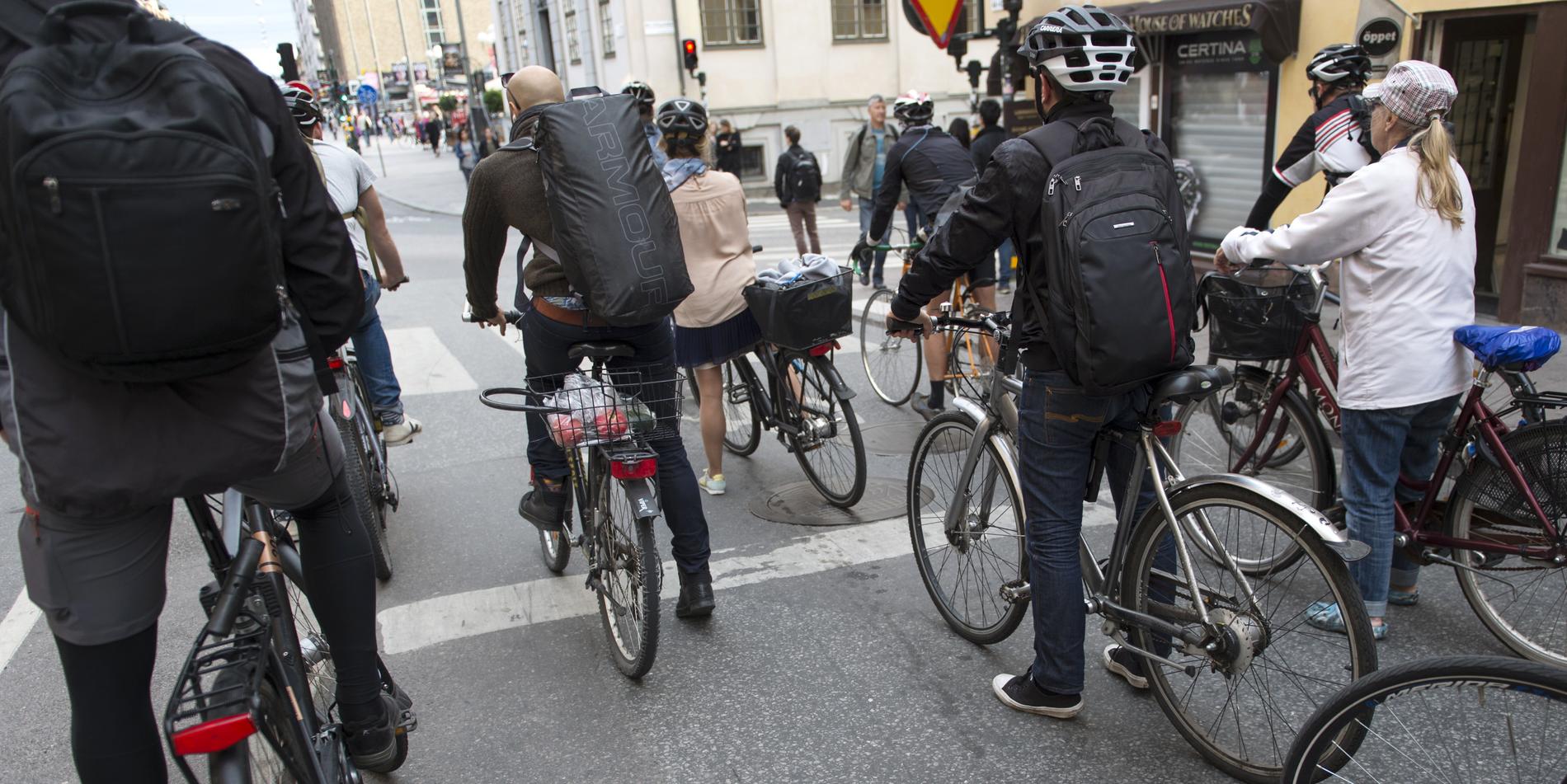Det är trångt på gatorna. Nu kan 200 platser och kvarter bli aktuella för omskyltning — till   dubbelriktad cykling.
