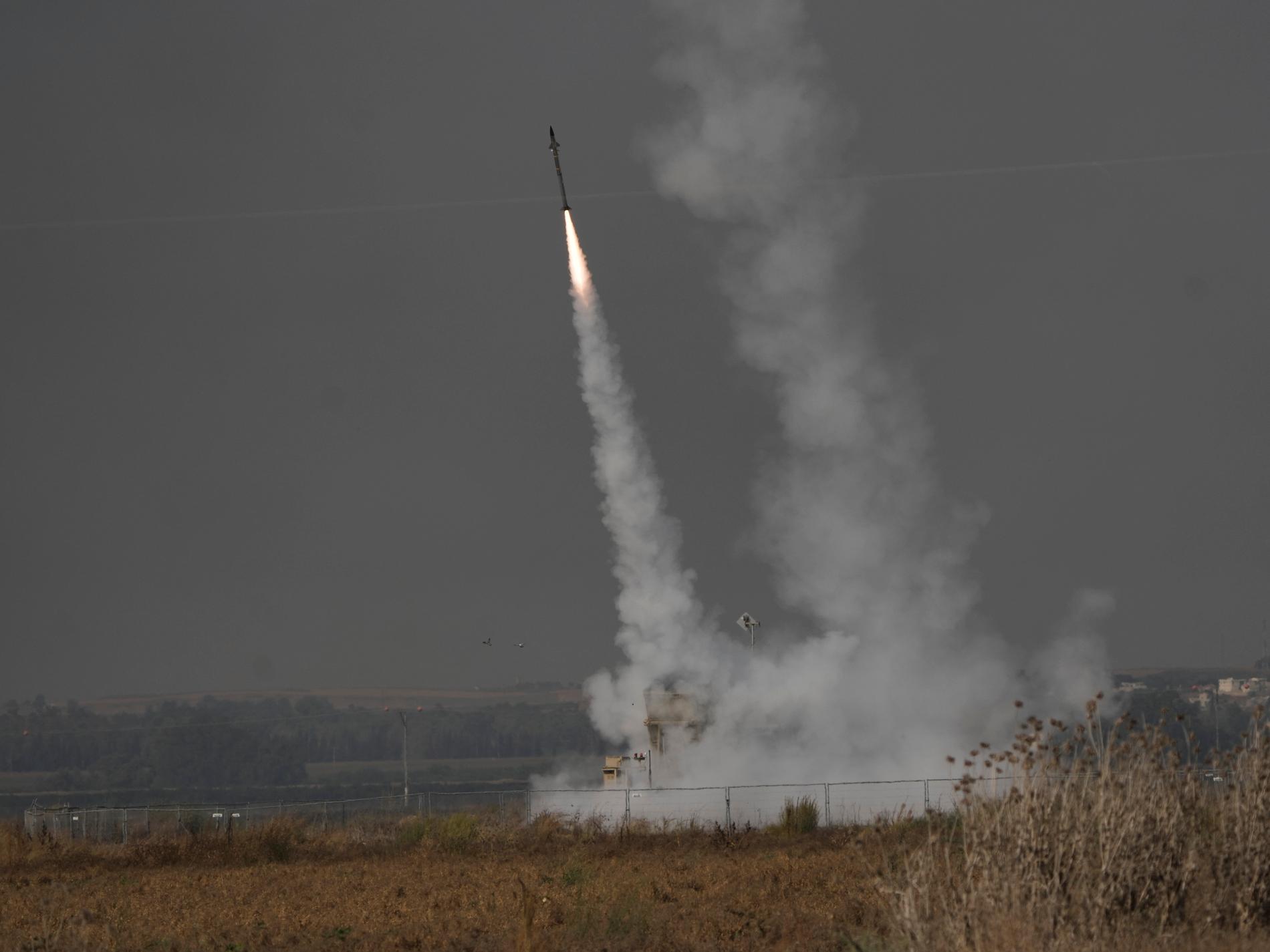 Flyganfall mot Gaza efter raketangrepp