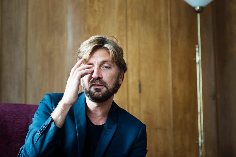 BESVIKEN Ruben Östlund kan hänga tillbaka smokingen. Hans ”Turist” med den spektakulära lavinscenen slogs ut i sista stund inför Oscarsgalan.