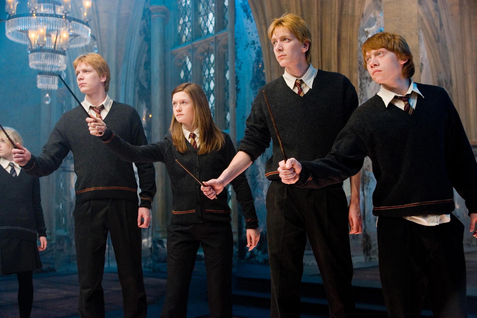 James Phelps, Bonnie Wright, Rupert Grint, Oliver Phelps i ”Harry Potter and the Order of the Phoenix”.                                                                                                                                                                                                                                                                                                                                                             