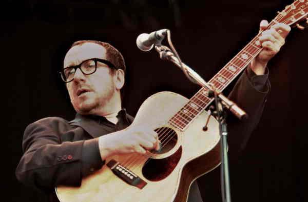 Elvis Costello är en av de artister som tolkat Jesse Winchesters musik.