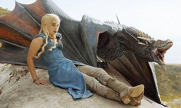 Daenerys med drake.
