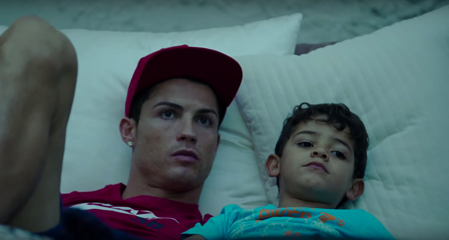 Ronaldo med sonen Cristiano Jr. Foto: Youtube