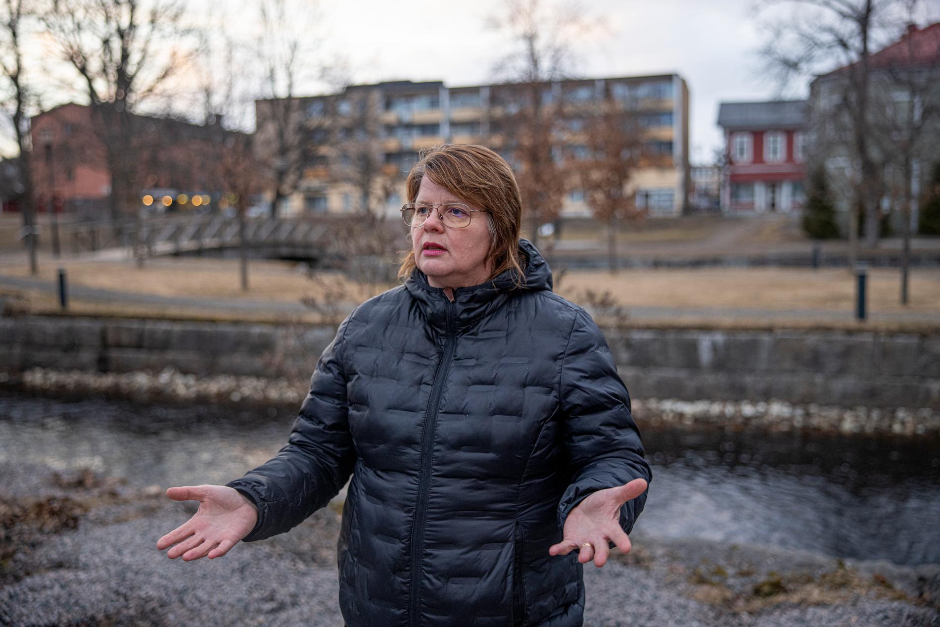 Åsa Hååkman Felth, kommunstyrelsens ordförande i Filipstad åker motorcykel och beskrivs som ortens ”starka kvinna”. Socialdemokraterna har styrt kommunen i decennier. 