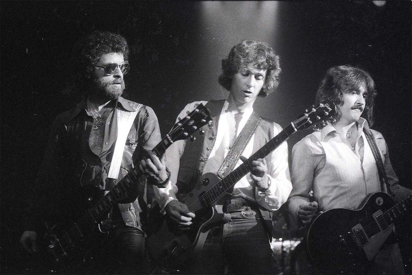 Eric Bloom, Buck Dharma och Allen Lanier i Blue Oyster Cult under en konsert på 70-talet.
