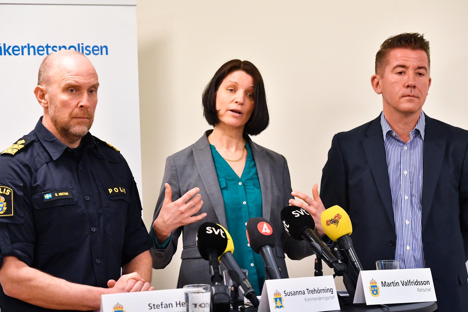 Kommenderingschef Stefan Hector vid polisen, kommenderingschef Susanna Trehörning vid Säpo och polisens rättschef Martin Valfridsson.
