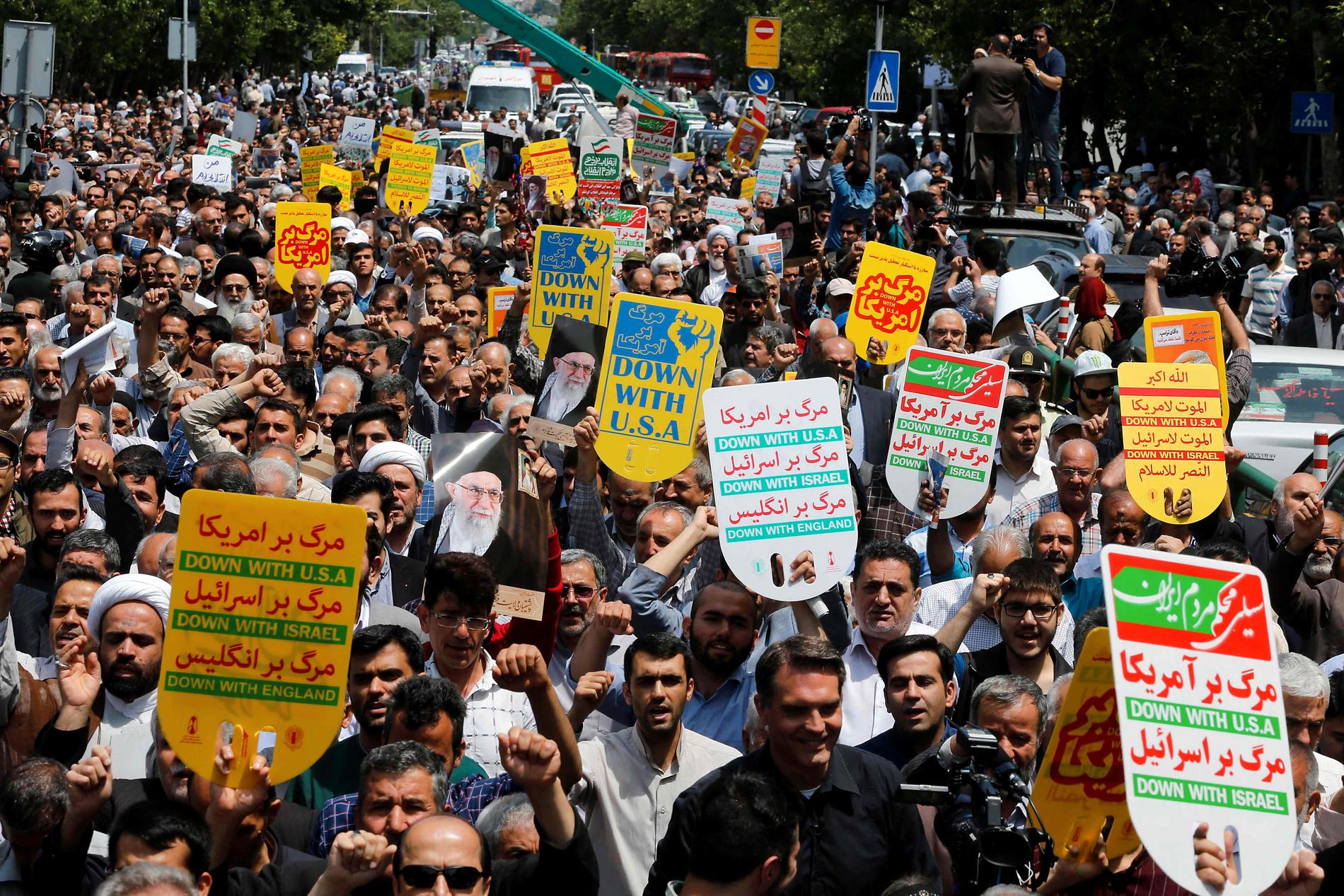 Demonstrationer i Teheran under fredagen. 
