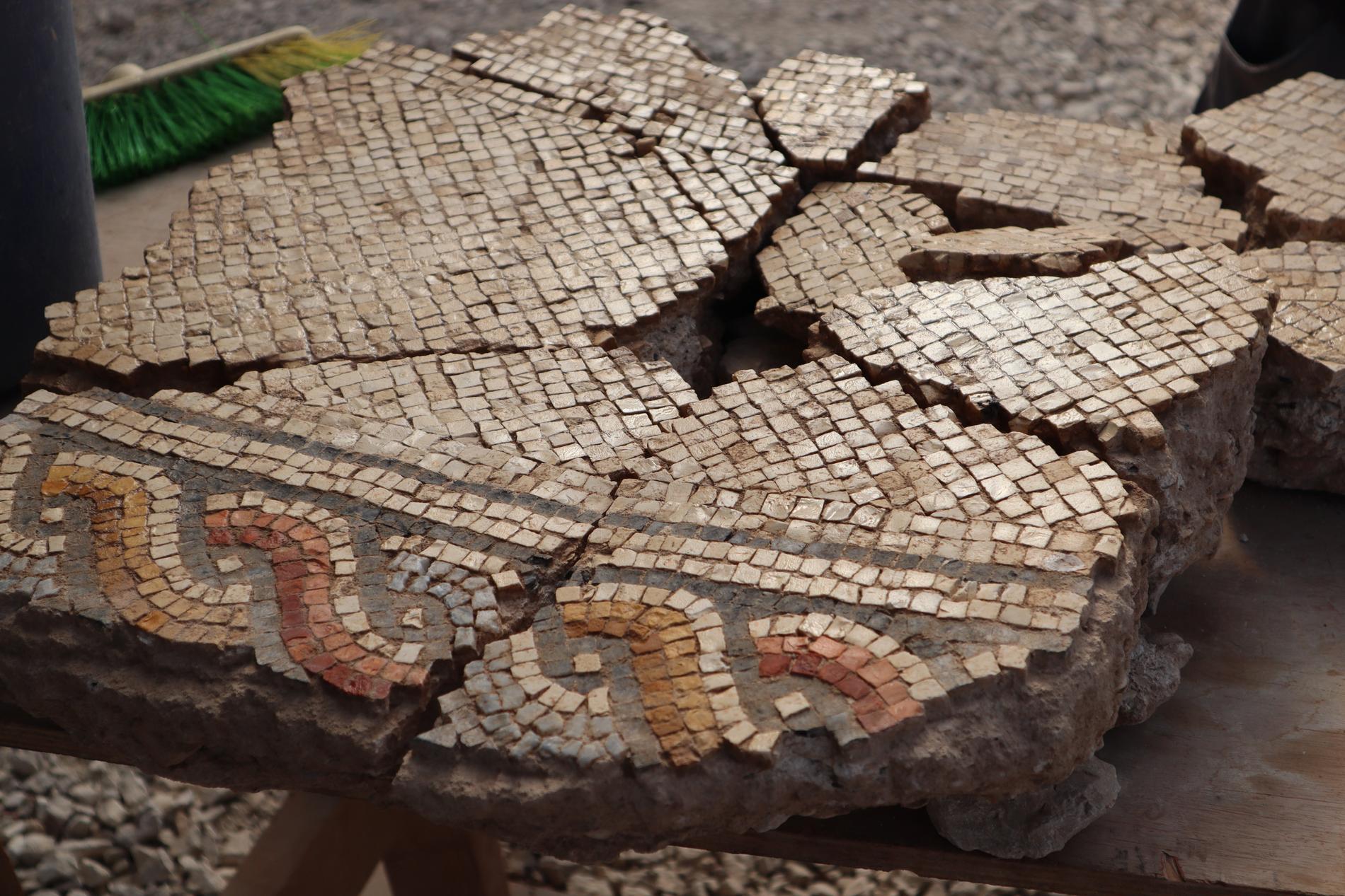 Mosaik som satt vid den bysantinska kyrkan.