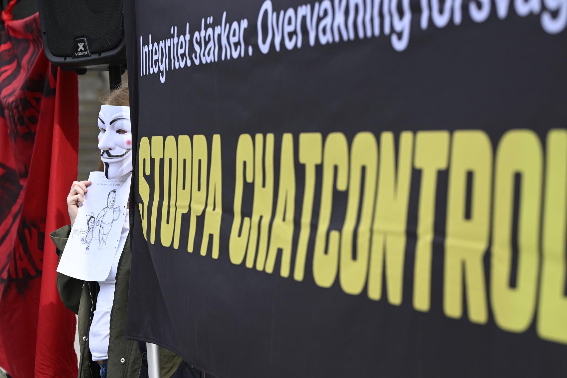 Demonstration mot lagförslaget Chat Control 2.0 i Stockholm i maj.