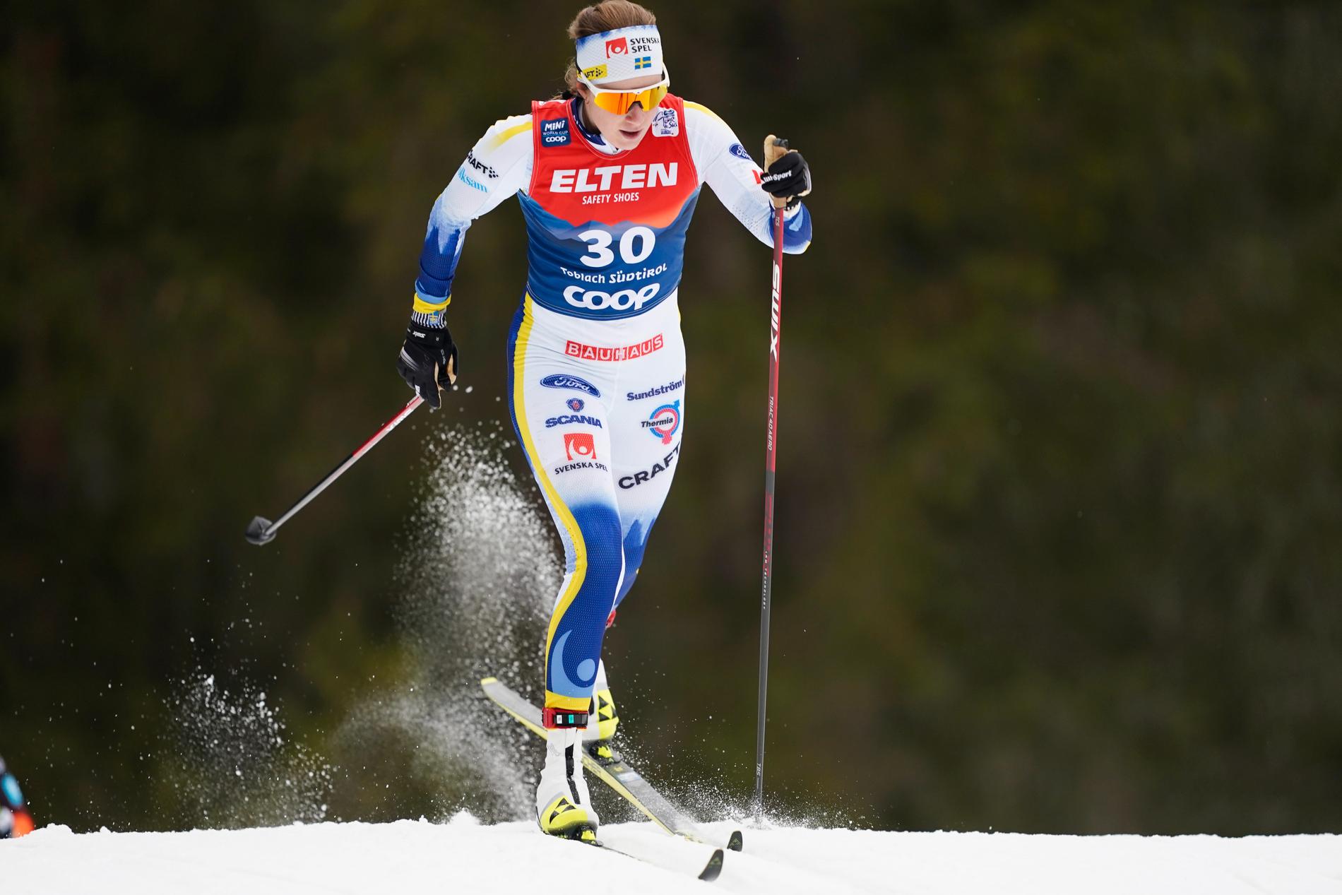 Kerttu Niskanen Wins 10 Kilometer Classic Tour de Ski, Ebba Andersson Struggles
