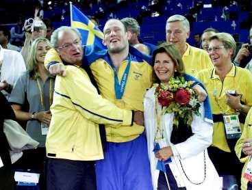När Mikael Ljungberg vann OS-guld i brottning i Sydney 2000 var kung Carl XVI Gustaf och drottning Silvia bland de första fram att gratulera.
