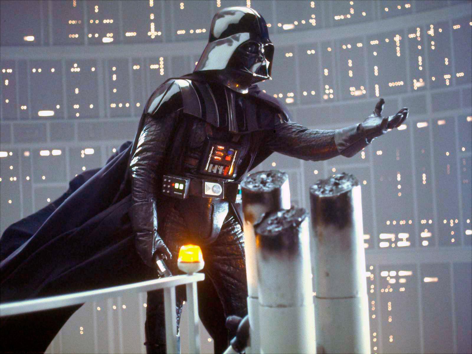 ”I AM YOUR FATHER” David Prowse som Darth Vader i den ikoniska scenen ur ”Episod V: Empire strikes back”, där den före detta jediriddaren berättar för Luke Skywalker att han inte dödade utan i själva verket ÄR hans pappa.