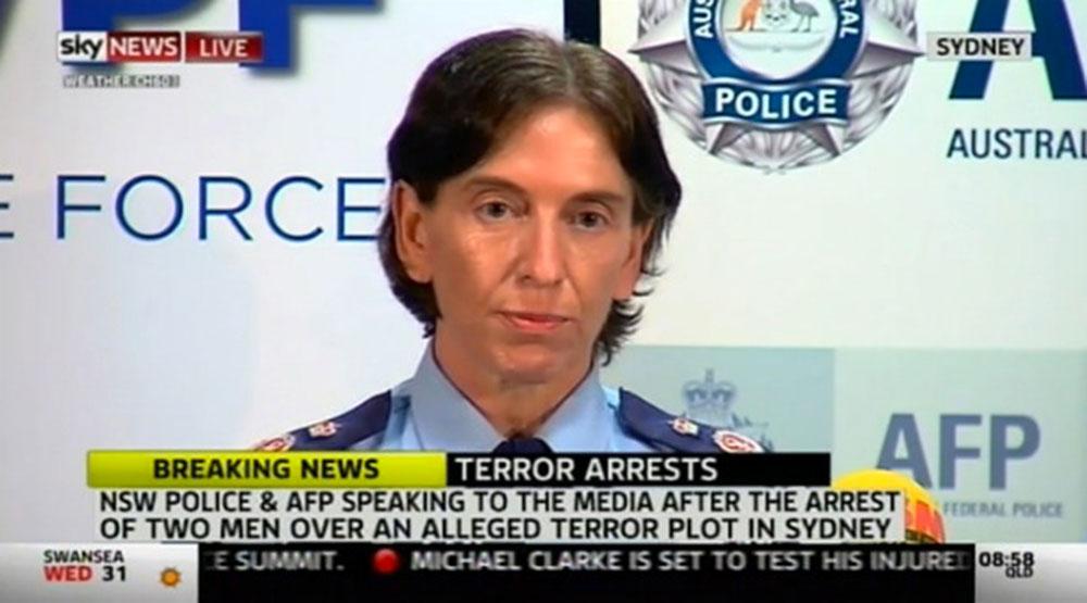 Polisens presskonferens. Faksimil från Sky News.