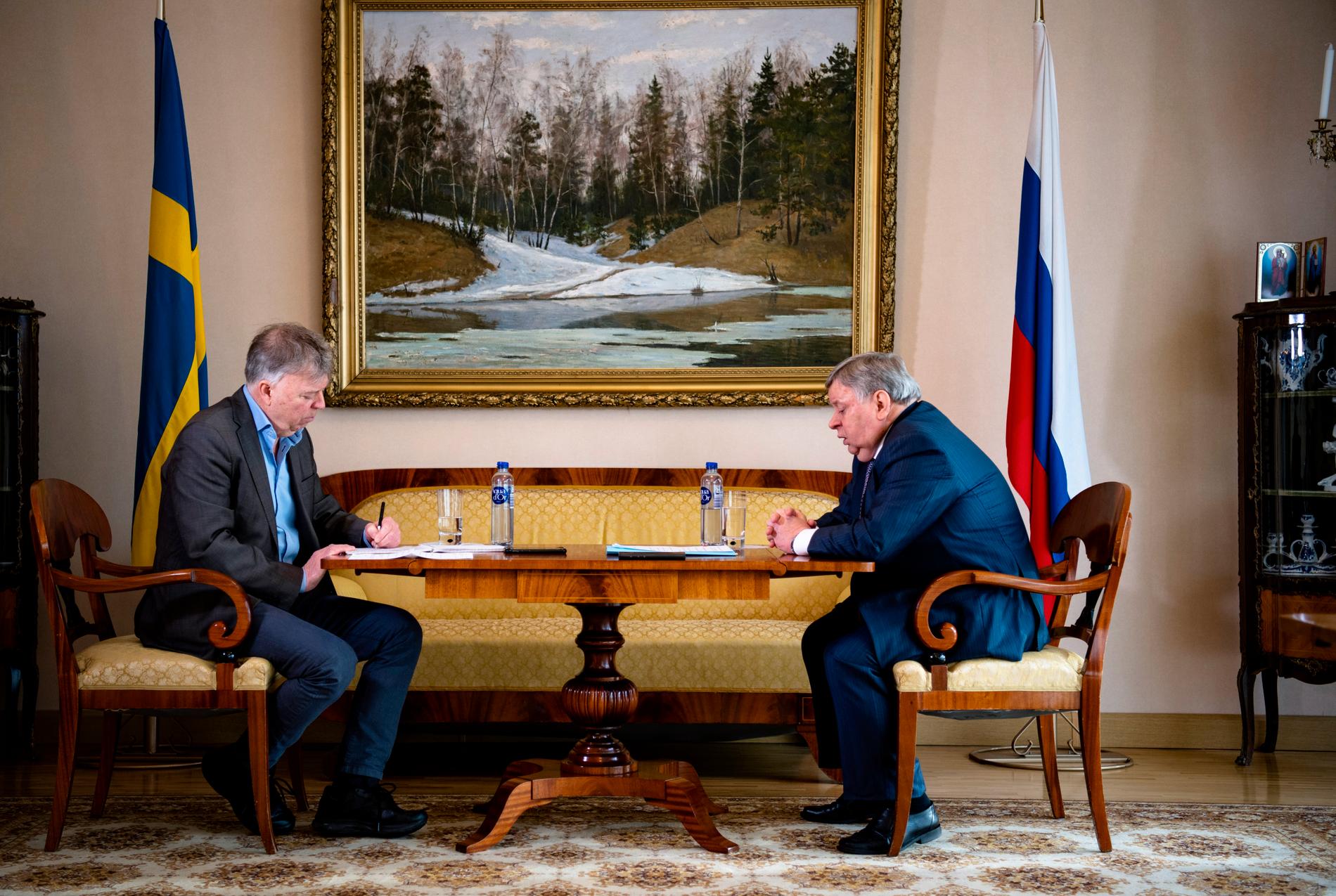 Rysslands ambassadör Viktor Tatarintsev intervjuades av Wolfgang Hansson om säkerhetsläget i februari 2022.