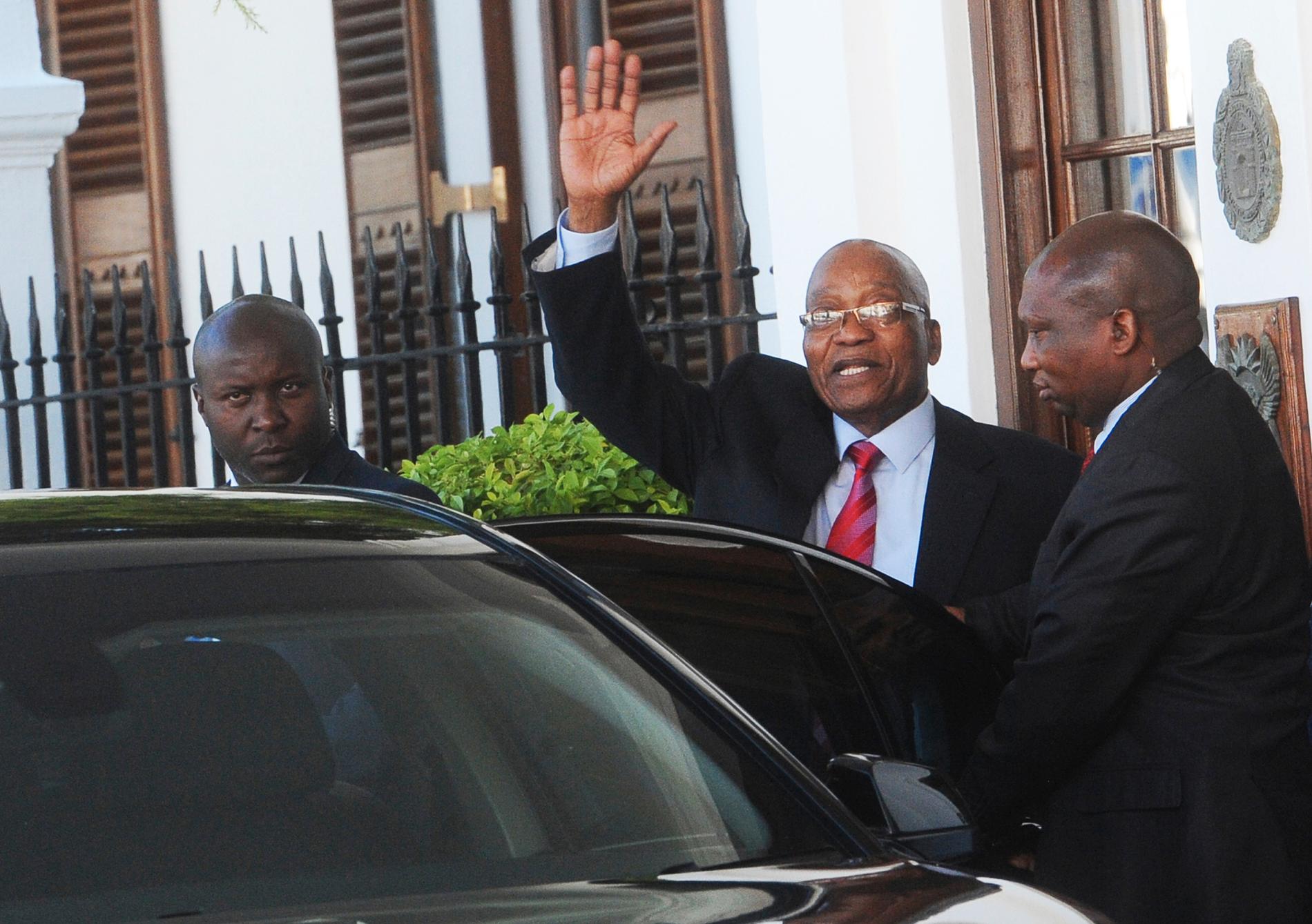 Jacob Zuma lämnar parlamentet i Kapstaden i förra veckan. Arkivbild.