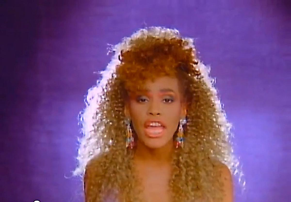Ur musikvideon till ”I wanna dance with somebody (who loves me)” från 1987.