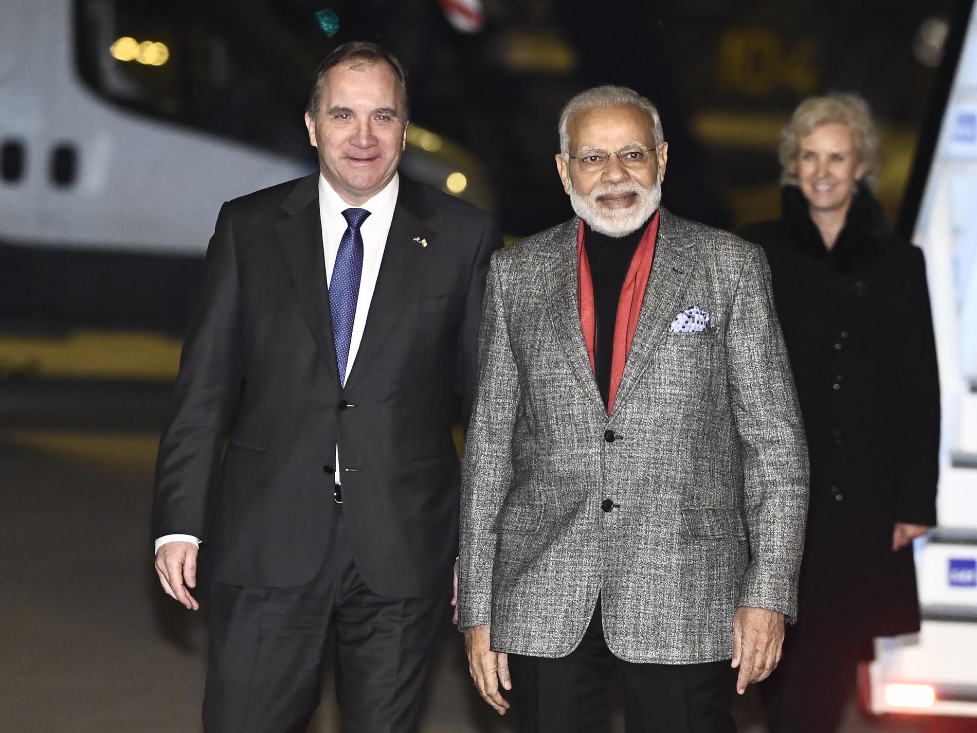 Statminister Stefan Löfven (S) tar emot Indiens premiärminister Narendra Modi när han anländer på Arlanda.