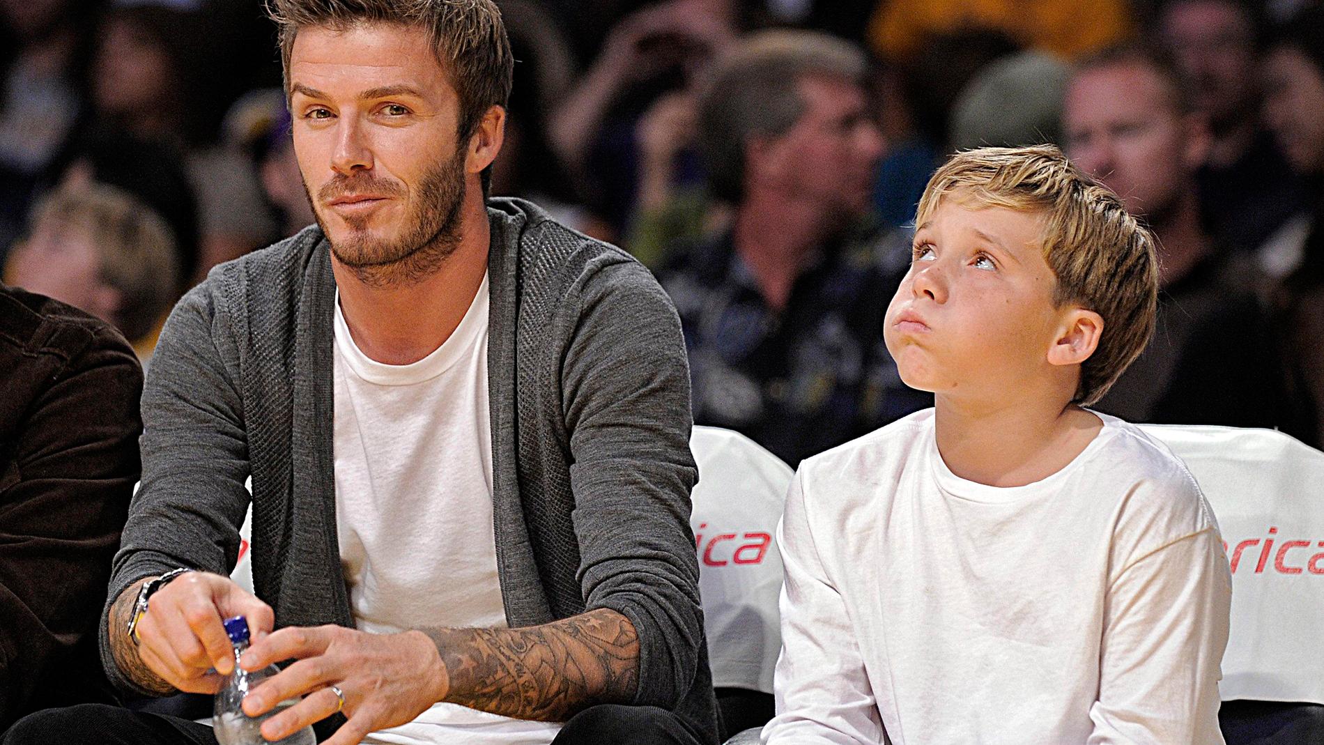 David Beckhams son Brooklyn, 11, får lära sig om kärlek av mamma Victoria.