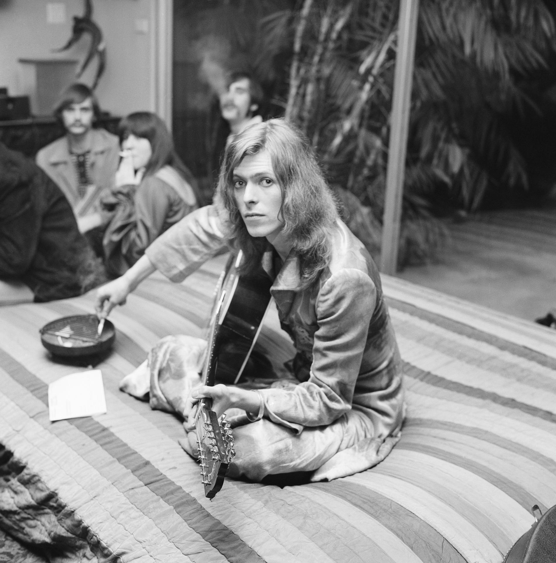 Och så här såg Bowie ut 1971, då den kommande filmen utspelas.