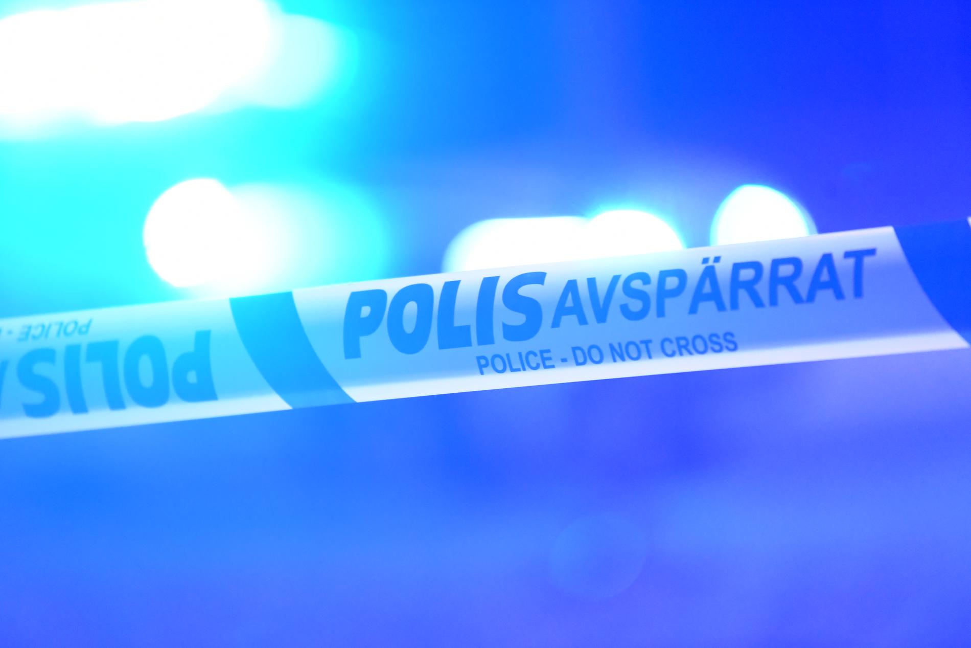 En man i dryga 50-årsåldern har hittats död på en adress i Örebro. Arkivbild.