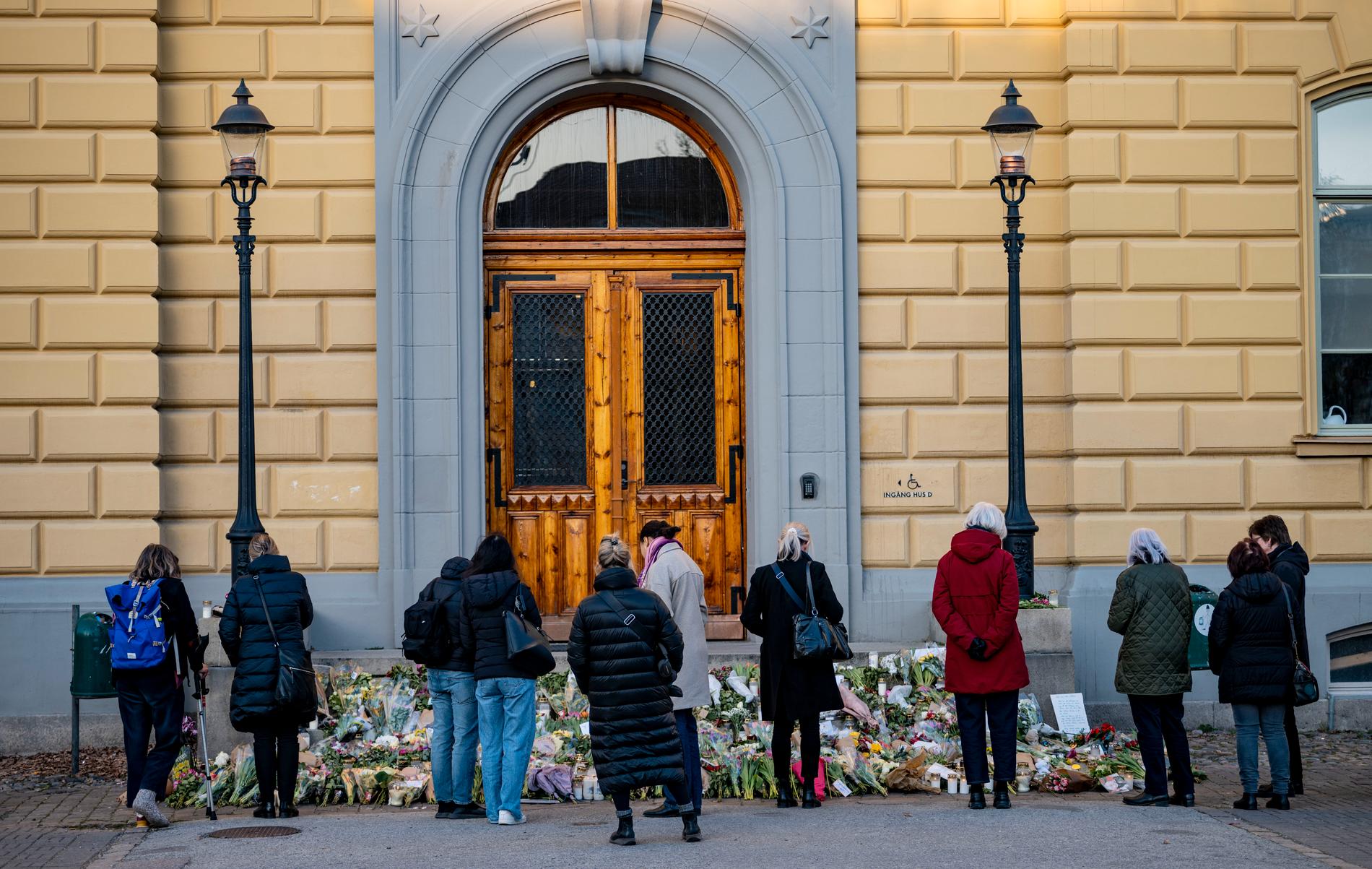 Två lärare mördades på Malmö Latinskola i mars i fjol. Nu tas händelsen upp i en ny podd. Arkivbild.