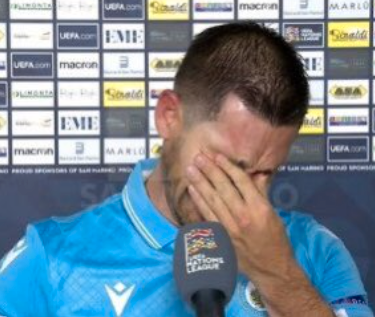 San Marinos Dante Rossi i tårar. 