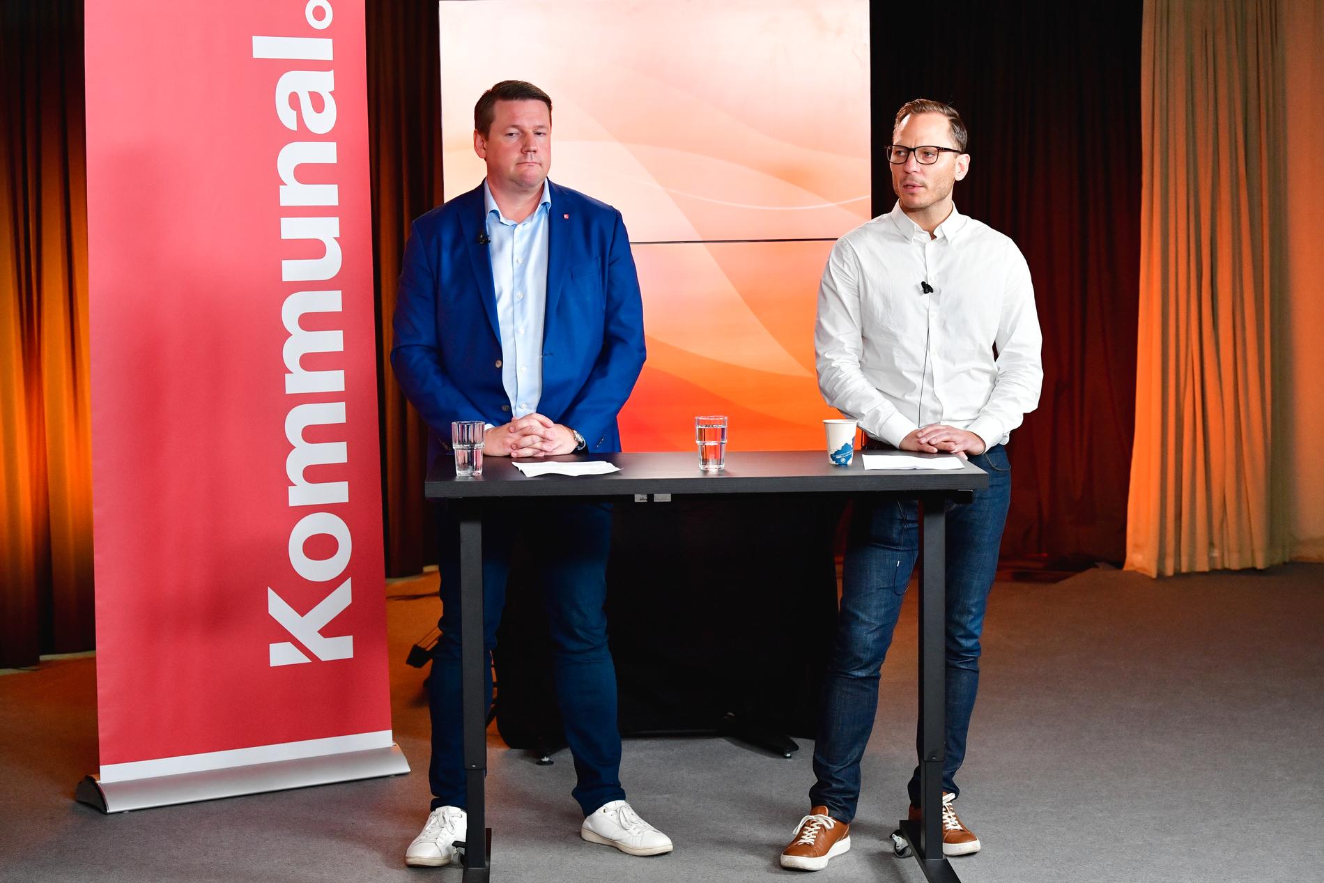 Tobias Baudin, ordförande för Kommunal, och Johan Ingelskog, kommunalsavtalssekreterare, presenterar kommunsektorns löneavtal under en pressträff i Stockholm.