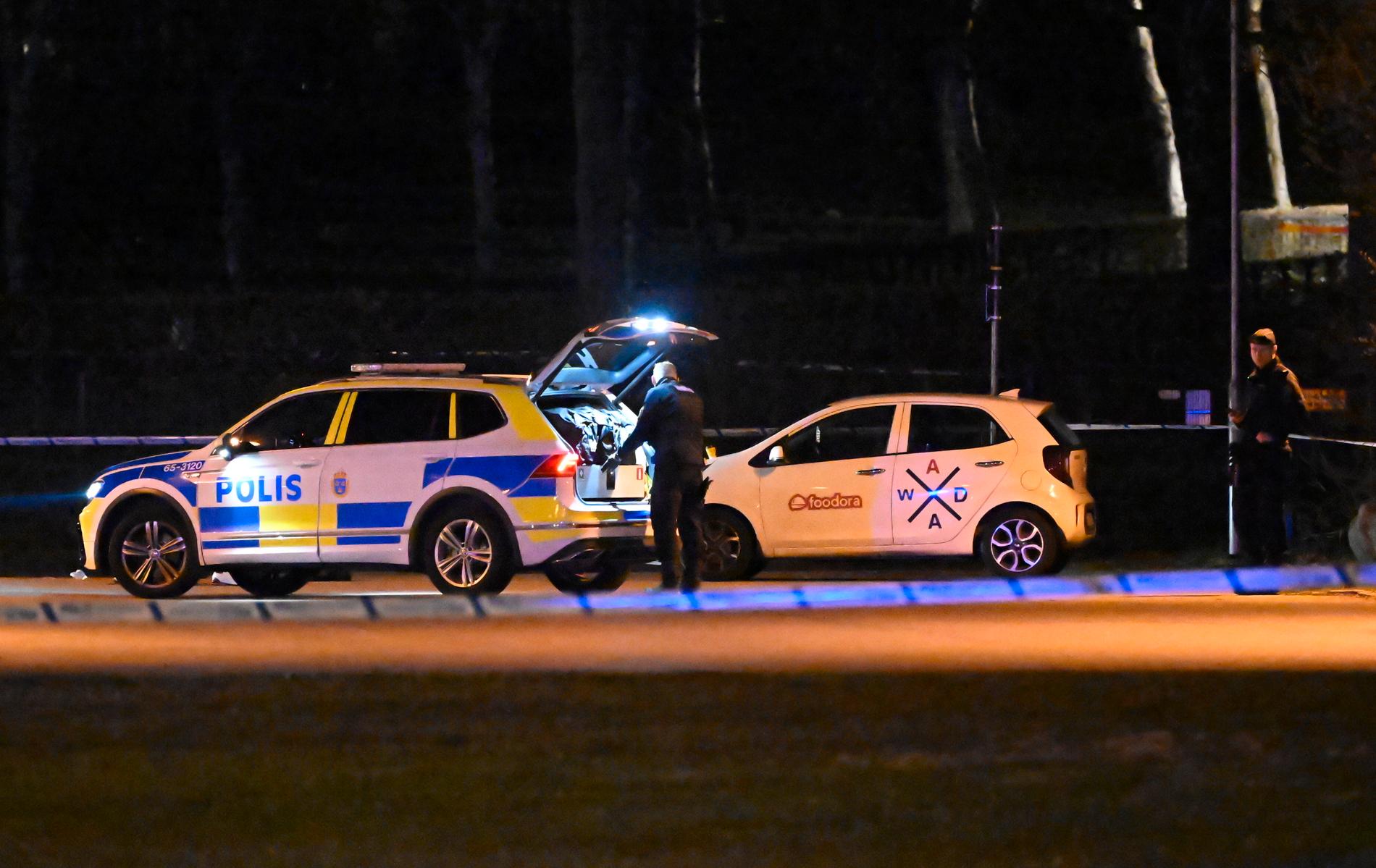 En skadad man har hittats efter en skottlossning i Rosengård i Malmö.
