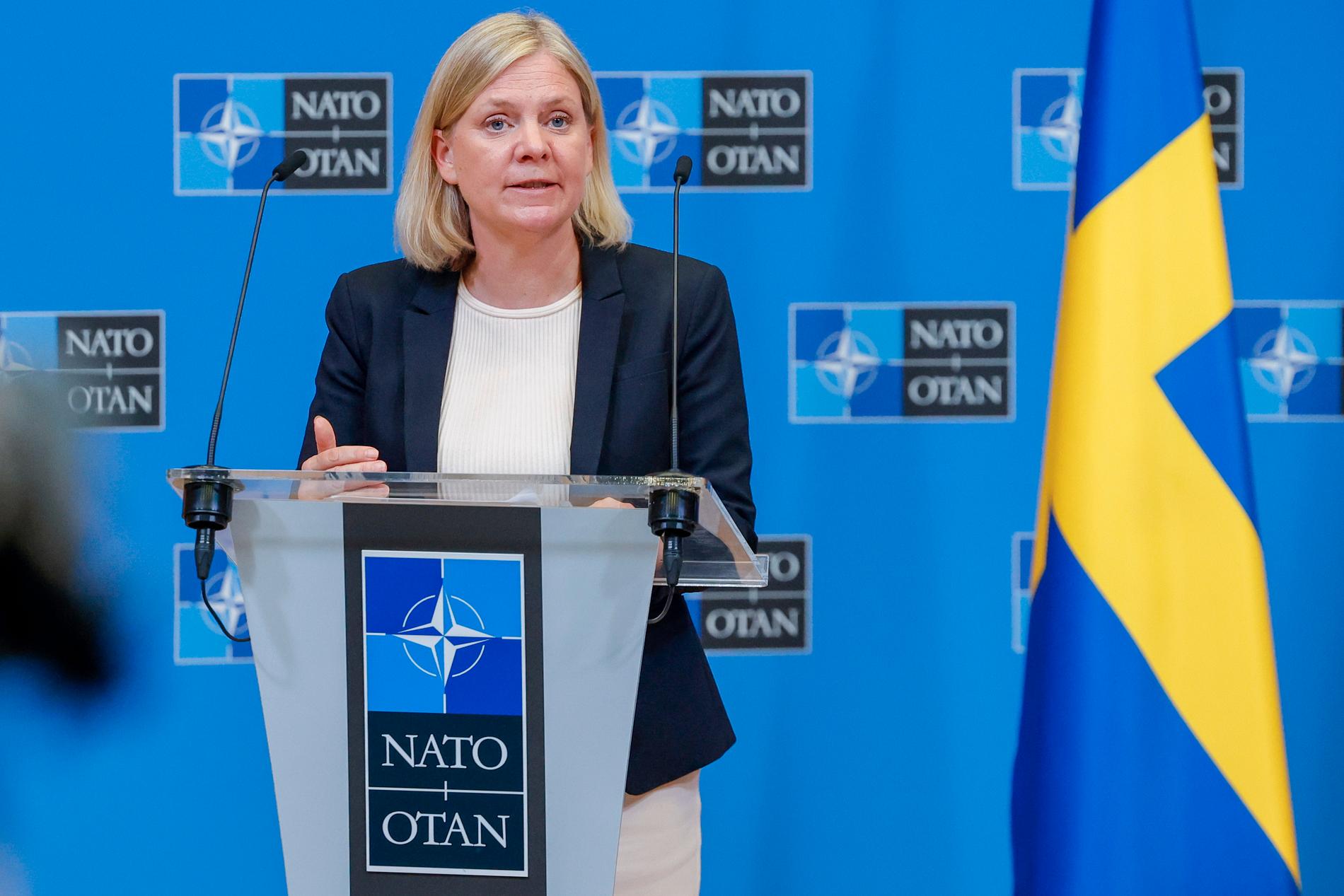 Statsminister Magdalena Andersson under måndagens pressträff med Natochefen Jens Stoltenberg i Bryssel.
