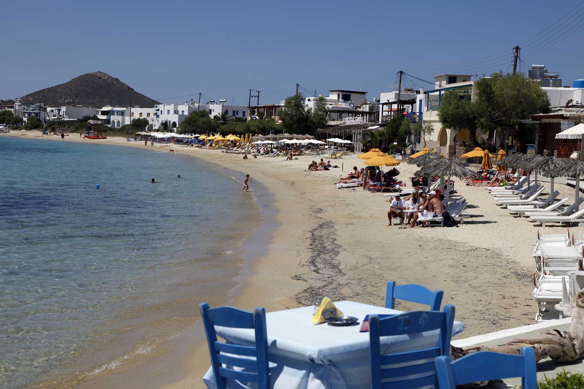 Det kan vara bra att ha lite extra kontanter med sig till Grekland i sommar pga det osäkra ekonomiska läget i landet, menar experter. Bilden är tagen på ön Naxos.