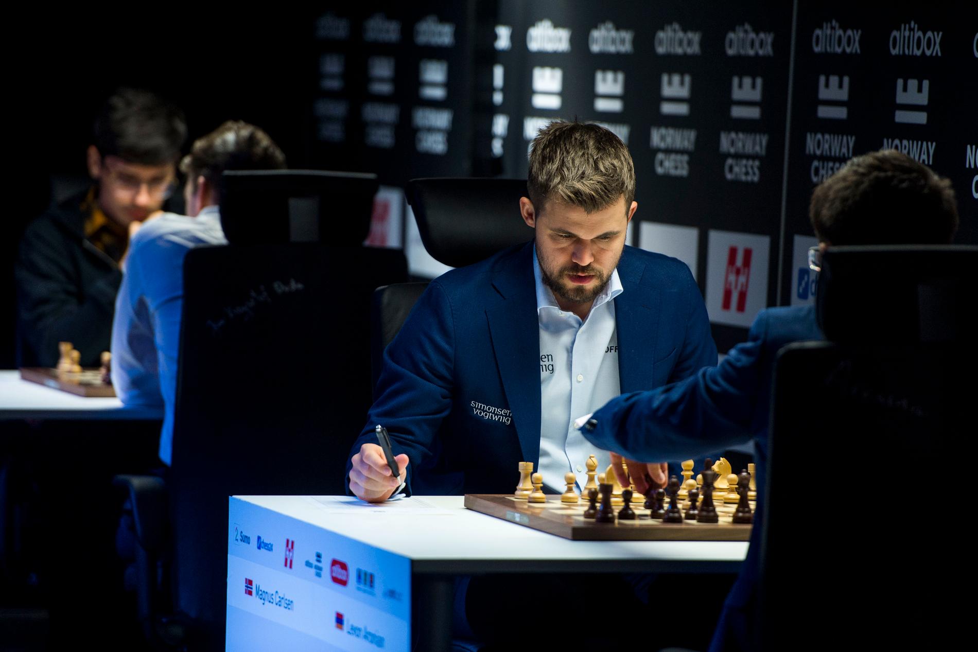 Magnus Carlsen under en tävling i oktober 2020. 