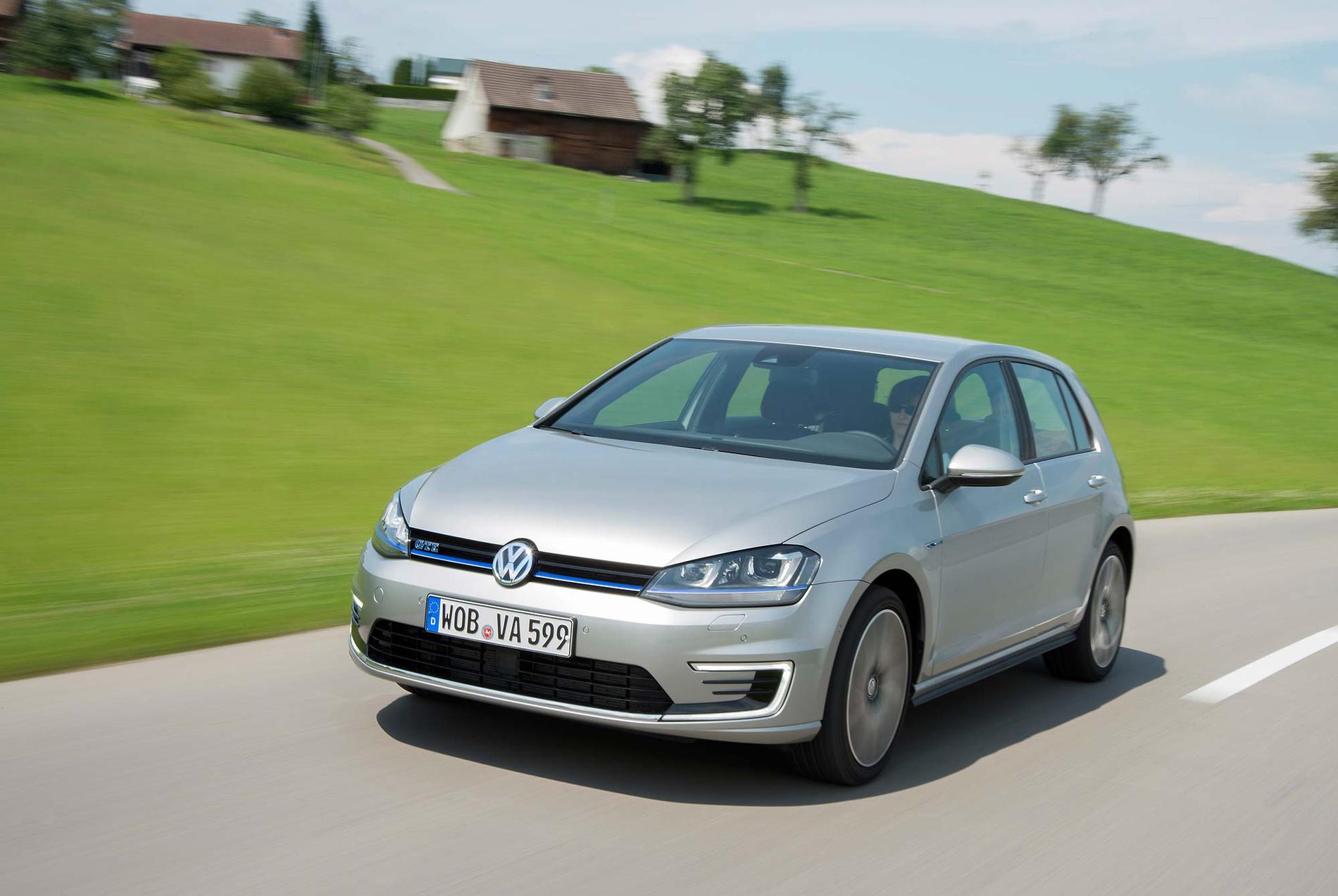 VW Golf är tvåa på listan både för oktober och under hela 2015.