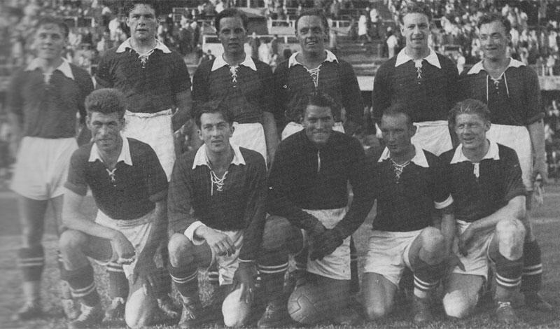 Laget säsongen 1944/45 med bland annat skyttekungen Karl "Timpa" Simonsson.