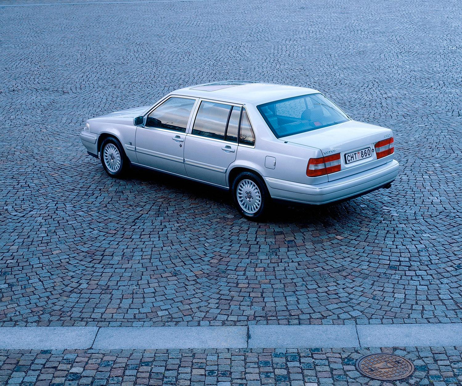 Volvo S90, 1997-1998