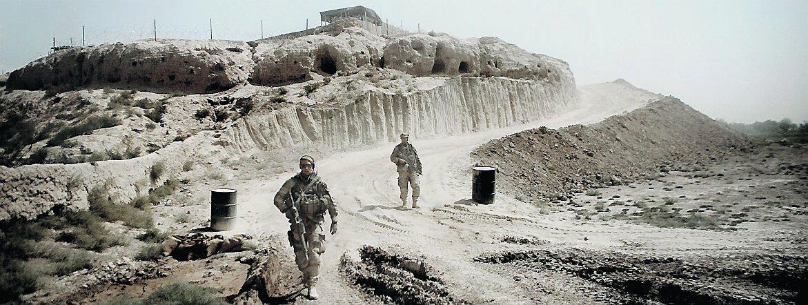 EN RETRÄTT GAGNAR TALIBANERNA Svenska soldater där de gör nytta – på plats i Afghanistan.