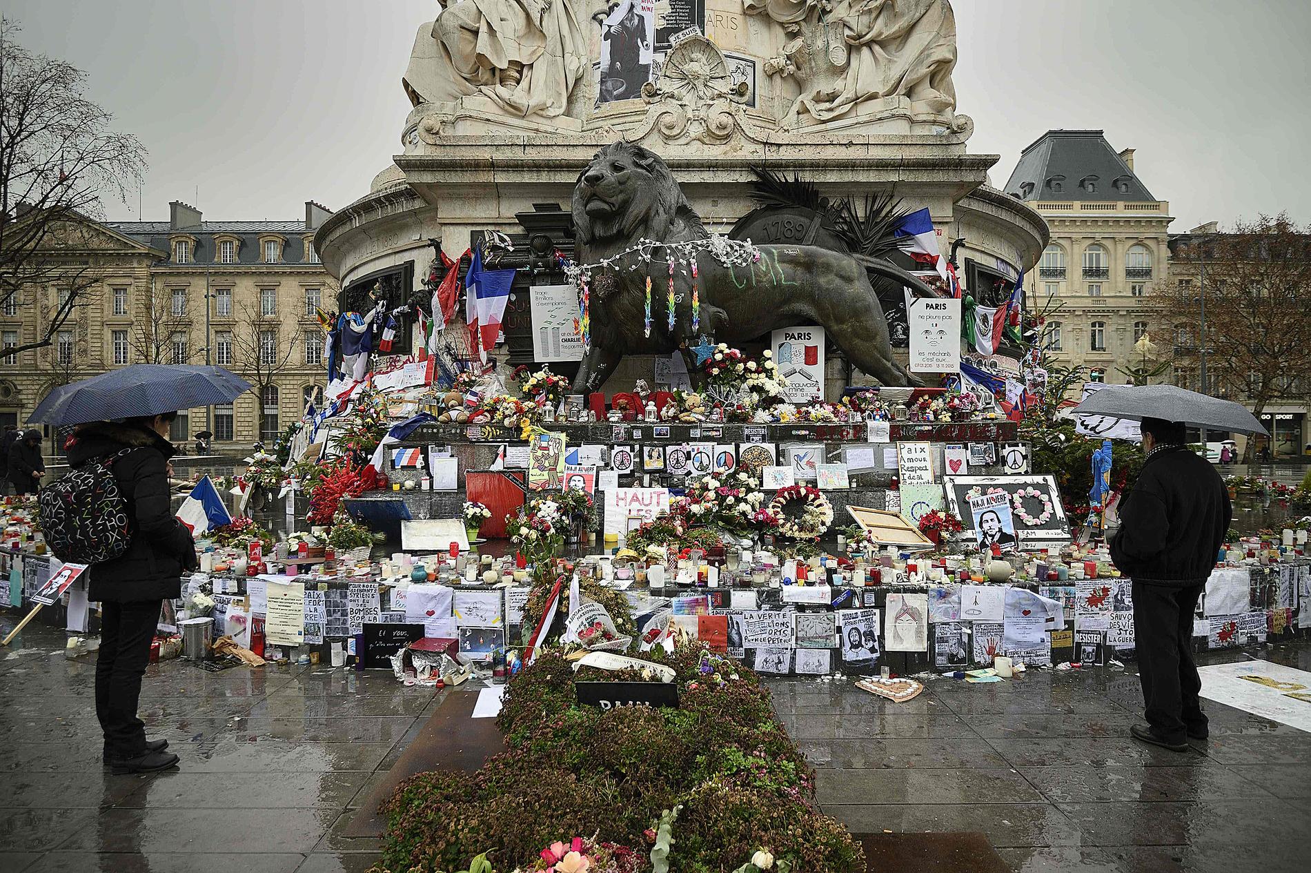 Place de la Republique i dag på årsdagen av attacken mot satirtidningen Charlie Hebdo.